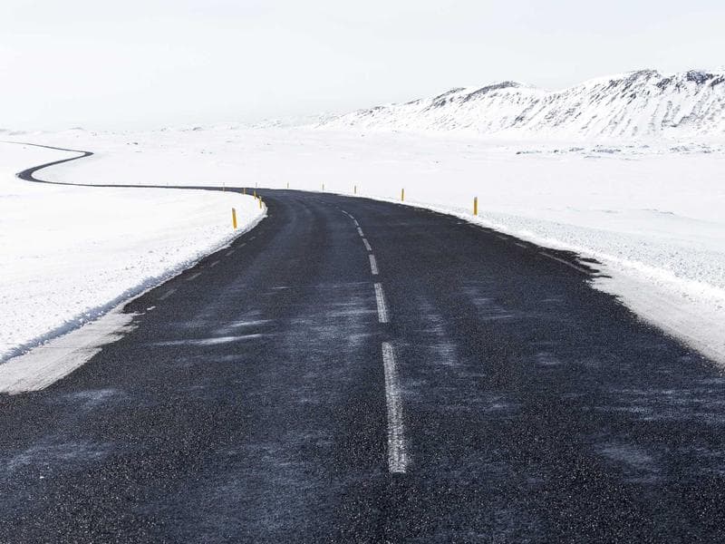 화이트 잉크 타투, 은은한 매력으로 인기 상승